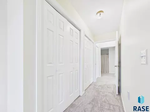 2425 S Center Ave, Sioux Falls, SD 57105 photo 21