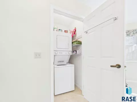 2425 S Center Ave, Sioux Falls, SD 57105 photo 23