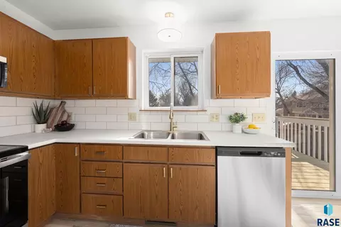 215 E Kevin Dr, Tea, SD 57064 photo 7