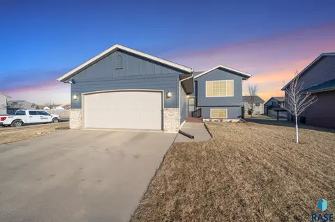 4600 S Grinnell Ave, Sioux Falls, SD 57106