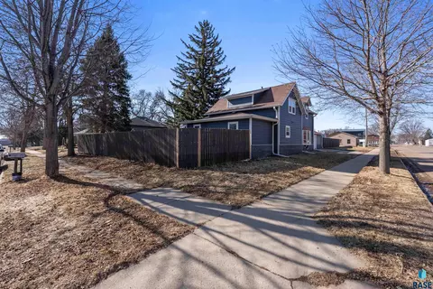 105 E 2nd St, Hartford, SD 57033 photo 42