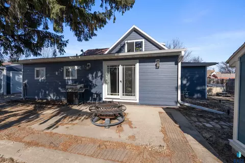 105 E 2nd St, Hartford, SD 57033 photo 32
