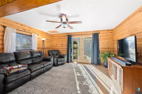 105 E 2nd St, Hartford, SD 57033 photo 12