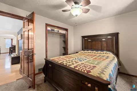 105 E 2nd St, Hartford, SD 57033 photo 17