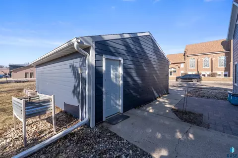 105 E 2nd St, Hartford, SD 57033 photo 41