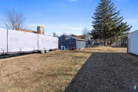 105 E 2nd St, Hartford, SD 57033 photo 39