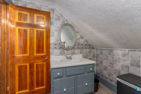 105 E 2nd St, Hartford, SD 57033 photo 29