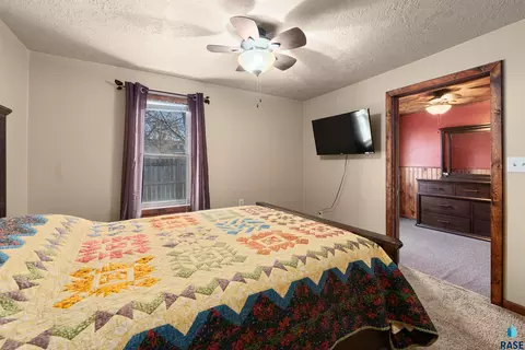 105 E 2nd St, Hartford, SD 57033 photo 18