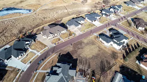 509 E Shadow Creek Ln, Sioux Falls, SD 57108