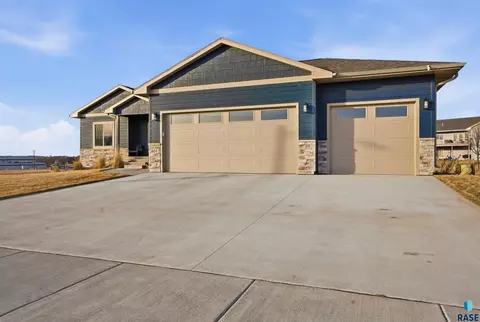 604 Elizabeth Ave, Baltic, SD 57003