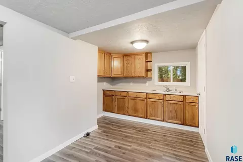 1304 E 22nd St, Sioux Falls, SD 57105 photo 3