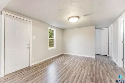 1304 E 22nd St, Sioux Falls, SD 57105 photo 7