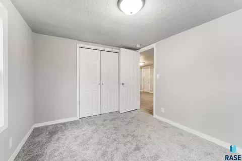 1304 E 22nd St, Sioux Falls, SD 57105 photo 8