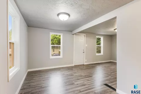 1304 E 22nd St, Sioux Falls, SD 57105 photo 6