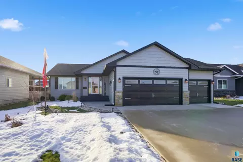 3633 E Brewster St, Sioux Falls, SD 57108