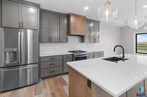 Kitchen - 1137 E Thompson Pl, Tea, SD 57064 photo 4 of 5