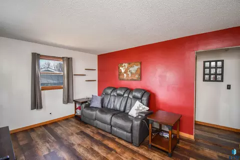 209 E 4th St, Crooks, SD 57020 photo 6