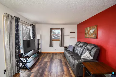 209 E 4th St, Crooks, SD 57020 photo 5
