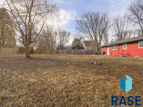209 E 4th St, Crooks, SD 57020 photo 30