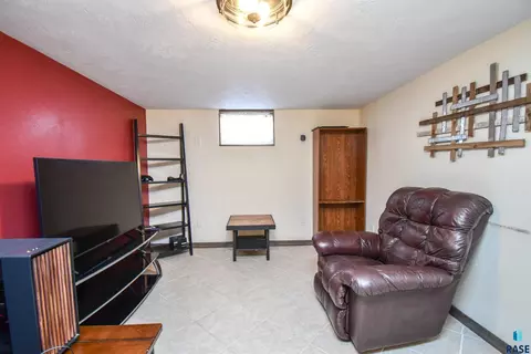 209 E 4th St, Crooks, SD 57020 photo 23