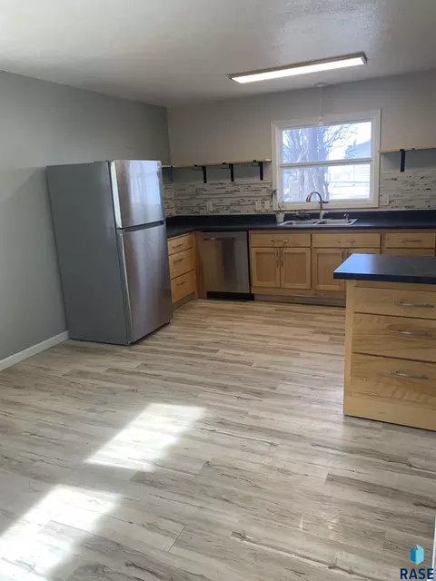 207 E 9th St, Dell Rapids, SD 57022 photo 29