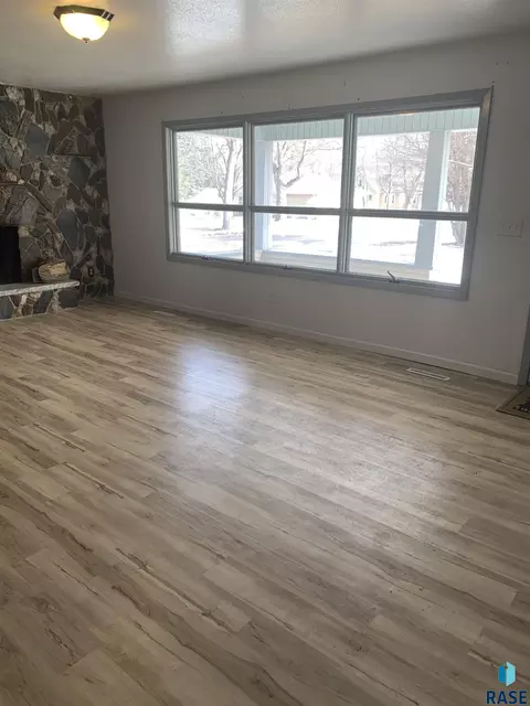 207 E 9th St, Dell Rapids, SD 57022 photo 37