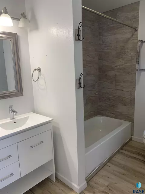 207 E 9th St, Dell Rapids, SD 57022 photo 45