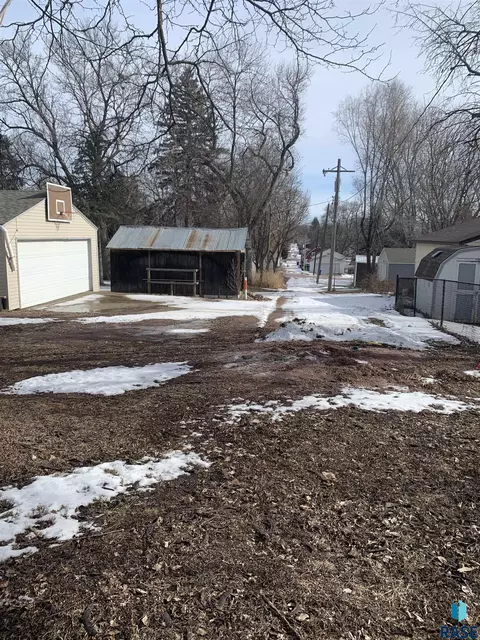 207 E 9th St, Dell Rapids, SD 57022 photo 16