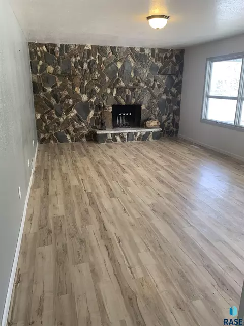 207 E 9th St, Dell Rapids, SD 57022 photo 36