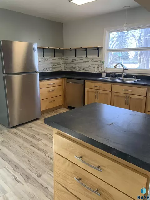 207 E 9th St, Dell Rapids, SD 57022 photo 31