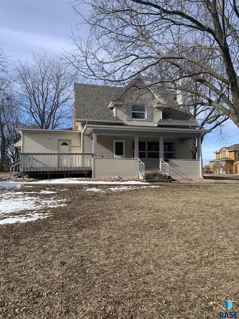 207 E 9th St, Dell Rapids, SD 57022 photo 25