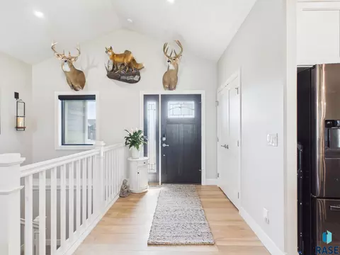 Entry Way - 5408 E 64th St, Sioux Falls, SD 57108 photo 1 of 1