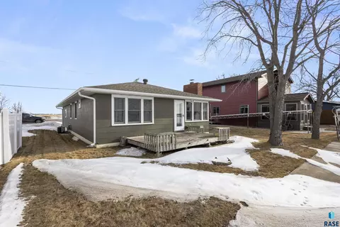 148 N Lake Dr, Watertown, SD 57201