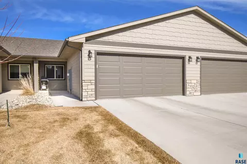 6632 W 6th Pl, Sioux Falls, SD 57107