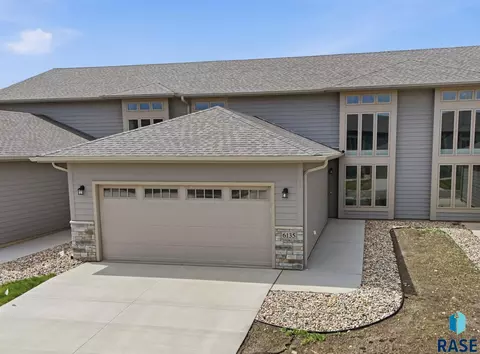 6135 S Bison Pl, Sioux Falls, SD 57108