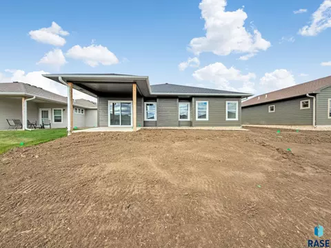 Exterior - 2405 E Tinley St, Brandon, SD 57005 photo 4 of 5