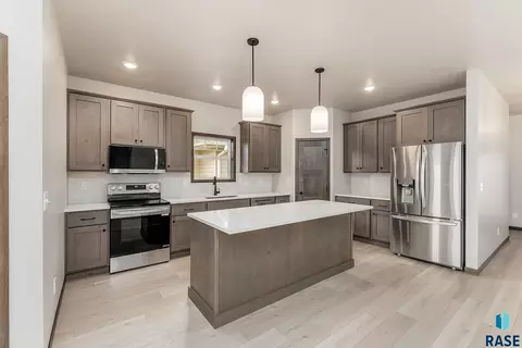 Kitchen - 2405 E Tinley St, Brandon, SD 57005 photo 2 of 3