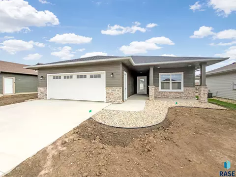 2405 E Tinley St, Brandon, SD 57005