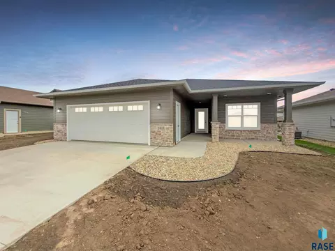 Exterior - 2405 E Tinley St, Brandon, SD 57005 photo 5 of 5