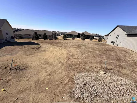 5519 W Rock Hill Pl, Sioux Falls, SD 57107