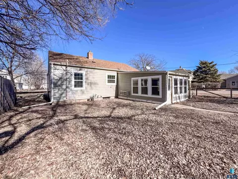 484 E 2nd St, Parker, SD 57053 photo 42