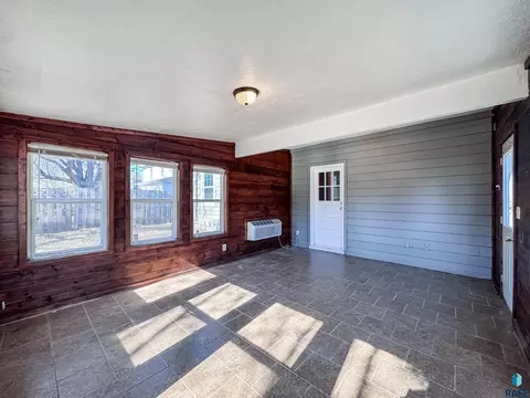 484 E 2nd St, Parker, SD 57053 photo 31