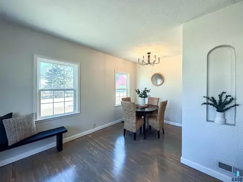 484 E 2nd St, Parker, SD 57053 photo 12