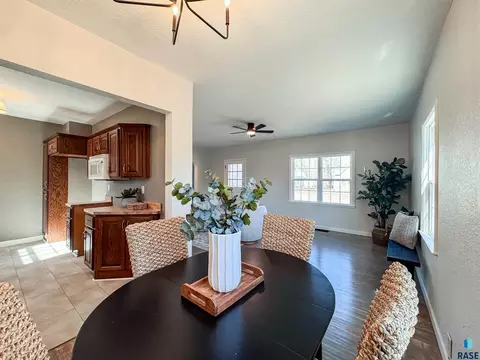 484 E 2nd St, Parker, SD 57053 photo 16