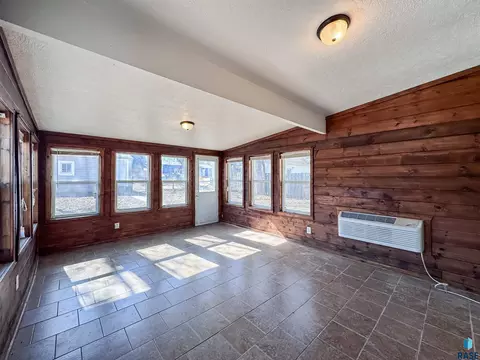 484 E 2nd St, Parker, SD 57053 photo 32