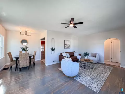 484 E 2nd St, Parker, SD 57053 photo 7