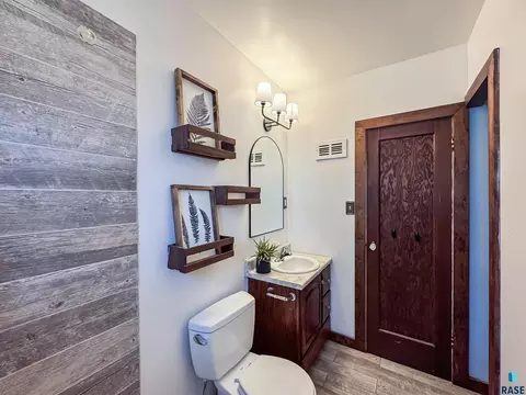 484 E 2nd St, Parker, SD 57053 photo 26