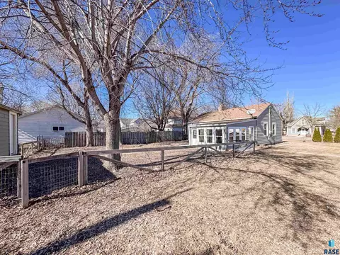 484 E 2nd St, Parker, SD 57053 photo 45