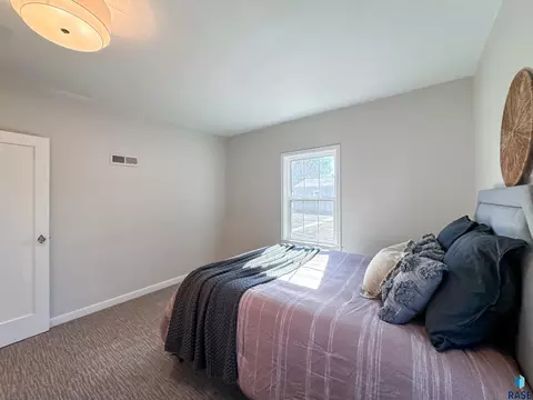 484 E 2nd St, Parker, SD 57053 photo 24