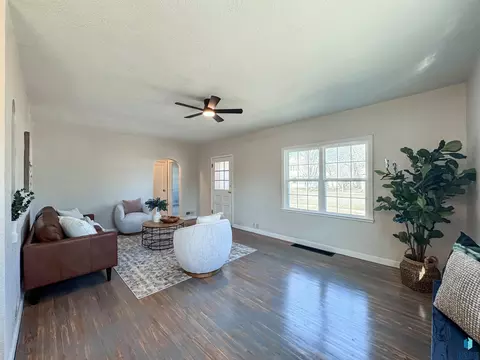 484 E 2nd St, Parker, SD 57053 photo 11